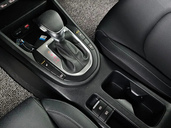 2024 Kia K3 II (China Market) Рестайлинг, белый, 1900000 рублей - вид 11