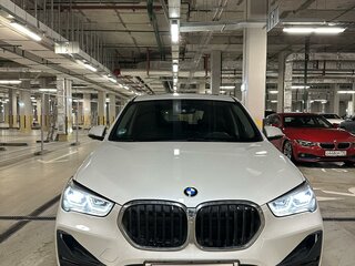 2020 BMW X1 25e xDrive II (F48) Рестайлинг, белый, 2690000 рублей, вид 5