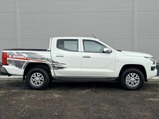 2025 Mitsubishi L200 VI, белый, 4850000 рублей, вид 4