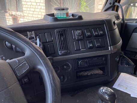 2004 Volvo FM, оранжевый, 3500000 рублей, вид 4