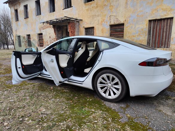 2019 Tesla Model S Long Range I Рестайлинг, белый, 4750000 рублей - вид 5