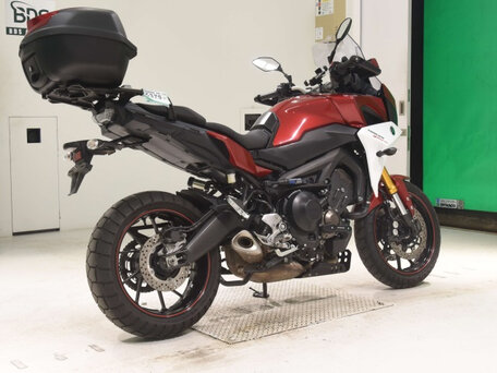 2019 Yamaha MT-09 Tracer (FJ-09), красный, 1000000 рублей, вид 5