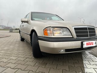 1994 Mercedes-Benz C-Класс 200 I (W202), золотистый, 350000 рублей, вид 2