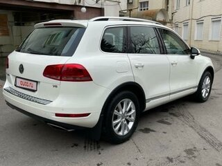 2010 Volkswagen Touareg II, белый, 2899000 рублей, вид 5