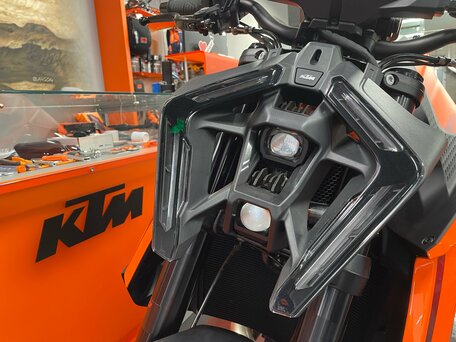 2024 KTM 1390 Super Duke R Evo, оранжевый, 2699900 рублей, вид 3