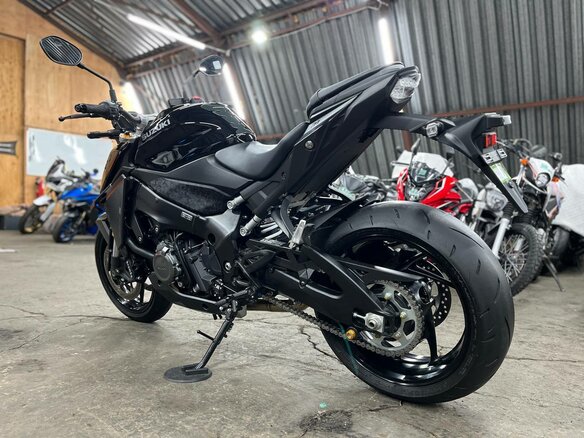 2021 Suzuki GSX-S 1000, чёрный, 1250000 рублей - вид 5