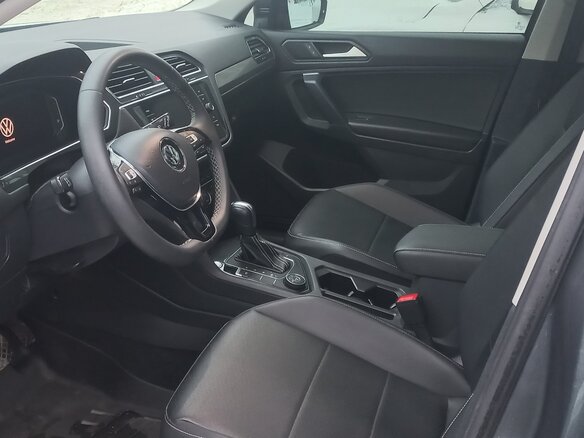 2020 Volkswagen Tiguan Allspace II, серый, 3400000 рублей - вид 7