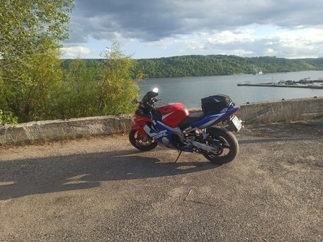 2001 Honda CBR 600F, красный, 450000 рублей, вид 1