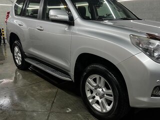 2010 Toyota Land Cruiser Prado 150 Series, серебристый, 3100000 рублей, вид 2