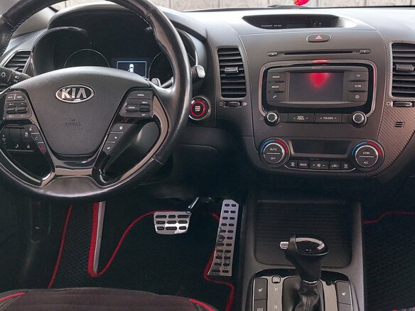 2018 Kia Cerato III Рестайлинг (Classic), белый, 1920000 рублей - вид 5