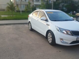 2012 Kia Rio III, белый, 650000 рублей, вид 1