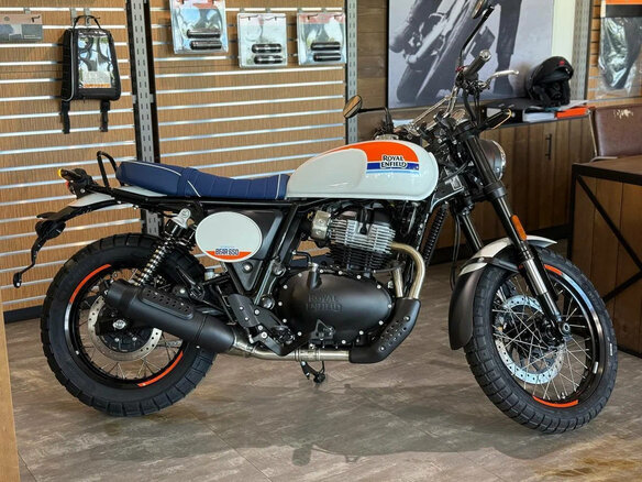 2025 Royal Enfield Bear 650, белый, 728000 рублей - вид 16