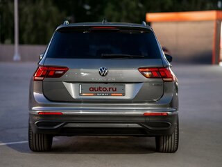 2021 Volkswagen Tiguan II Рестайлинг, серый, 3390000 рублей, вид 5