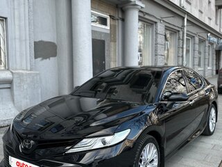 2020 Toyota Camry VIII (XV70), чёрный, 2930000 рублей, вид 3
