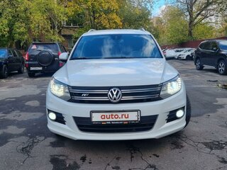 2014 Volkswagen Tiguan I Рестайлинг, белый, 2100000 рублей, вид 2
