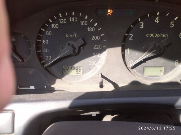 2001 Nissan Maxima V (A33), серебристый, 260000 рублей - вид 4