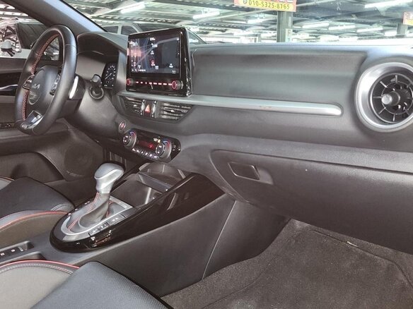 2021 Kia K3 II Рестайлинг, белый, 3500000 рублей - вид 5