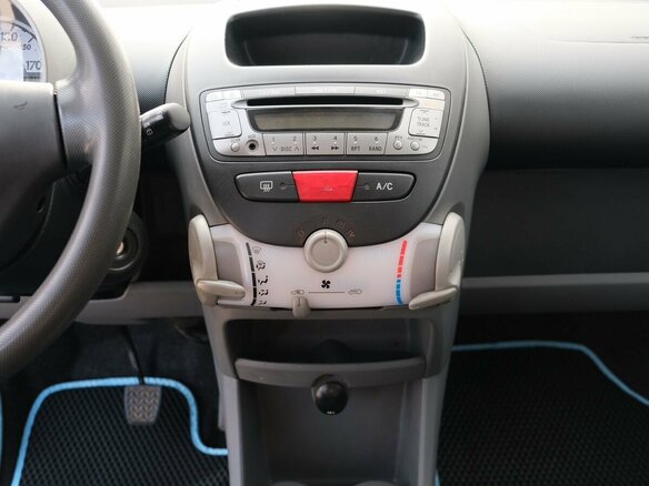 2007 Peugeot 107 I, голубой, 460000 рублей - вид 12