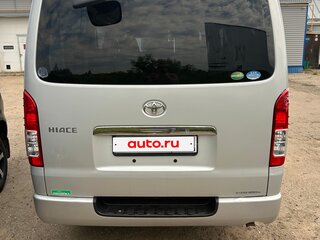 2016 Toyota HiAce H200 Рестайлинг, серебристый, 2500000 рублей, вид 3