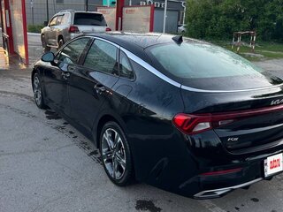 2021 Kia K5 III, чёрный, 1500000 рублей, вид 3