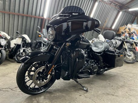 2018 Harley-Davidson Street Glide Special, чёрный, 1880000 рублей, вид 2