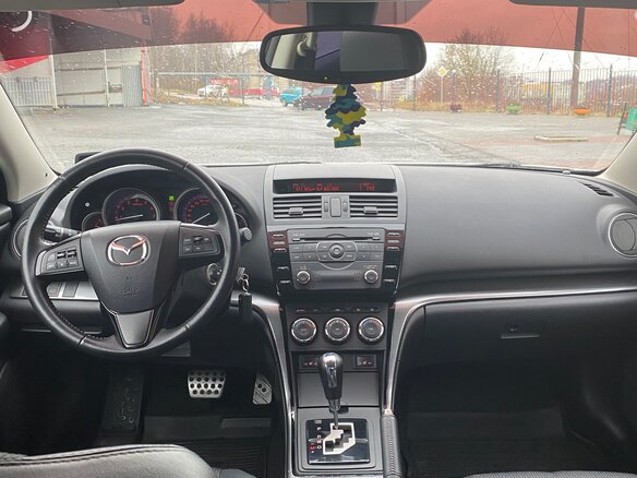 2011 Mazda 6 II (GH) Рестайлинг, белый, 1200000 рублей - вид 10