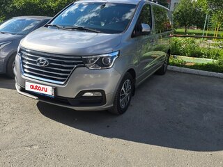 2019 Hyundai Grand Starex I Рестайлинг 2, серебристый, 4500000 рублей, вид 1