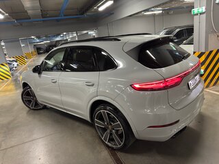 2018 Porsche Cayenne S III, серый, 8050000 рублей, вид 3
