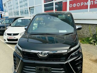 2018 Toyota Voxy III (R80) Рестайлинг, чёрный, 2950000 рублей, вид 2