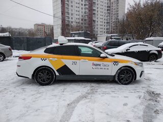 2019 Kia Optima IV Рестайлинг, белый, 1400000 рублей, вид 2