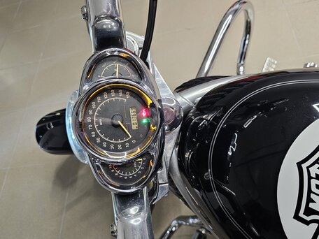 2006 Harley-Davidson V-Rod, чёрный, 880000 рублей, вид 4
