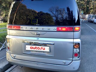 2005 Nissan Elgrand II (E51), серебристый, 1500000 рублей, вид 3