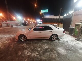 1997 Mercedes-Benz C-Класс 250 I (W202) Рестайлинг, белый, 350000 рублей, вид 5