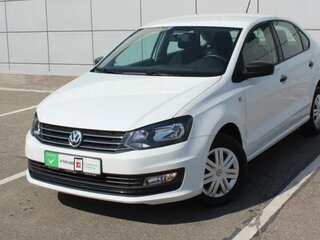 2015 Volkswagen Polo V Рестайлинг, белый, 850000 рублей, вид 1