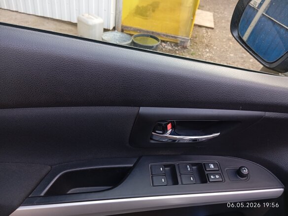 2014 Suzuki SX4 II (S-Cross), серебристый, 1150000 рублей - вид 13