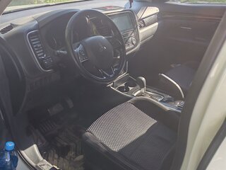 2018 Mitsubishi Outlander III Рестайлинг 2, белый, 1899999 рублей, вид 4