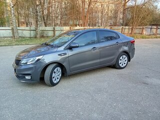 2015 Kia Rio 6-speed III, серый, 1050000 рублей, вид 1