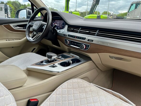 2017 Audi Q7 II (4M), бежевый, 6000000 рублей - вид 8