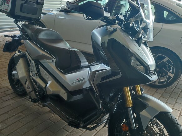2017 Honda X-ADV, серебристый, 800000 рублей - вид 1