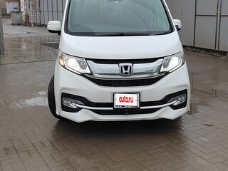 2016 Honda Stepwgn V, белый, 1999000 рублей, вид 1