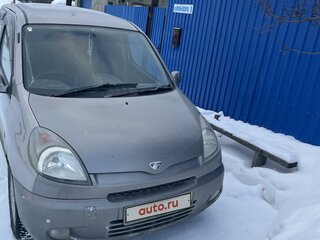 2002 Toyota FunCargo, серый, 420000 рублей, вид 1