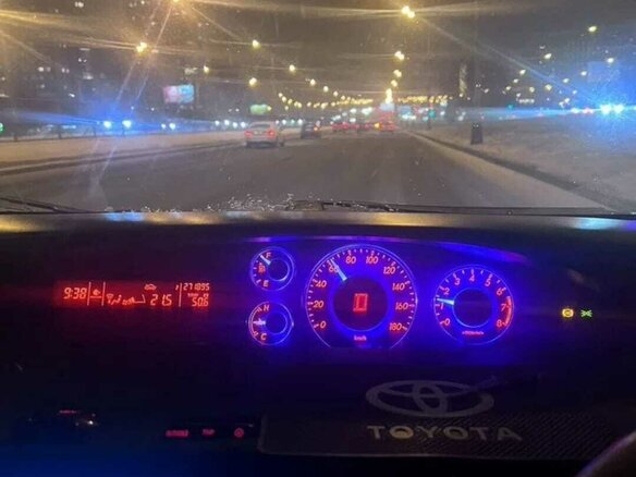 2008 Mazda Biante, чёрный, 975000 рублей - вид 6