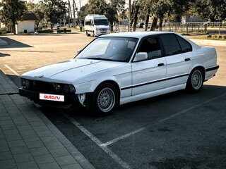 1992 BMW 5 серии 520i III (E34), белый, 305000 рублей, вид 1