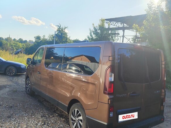 2017 Renault Trafic III, коричневый, 2000000 рублей - вид 6