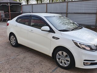 2015 Kia Rio III Рестайлинг, белый, 750000 рублей, вид 2
