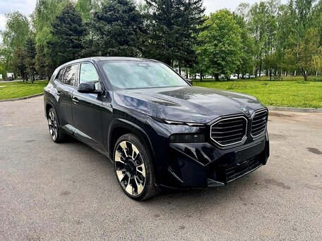 2024 BMW XM 50e, чёрный, 13300000 рублей, вид 2