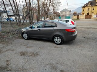 2013 Kia Rio 5-speed III, серый, 680000 рублей, вид 1