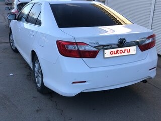 2013 Toyota Camry VII (XV50), белый, 1650000 рублей, вид 3