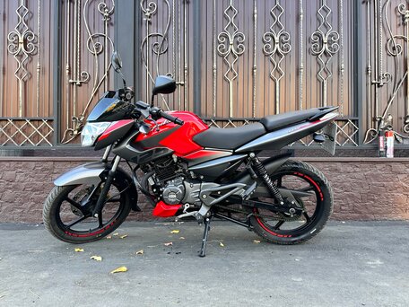 2021 Bajaj Pulsar NS 125, красный, 145000 рублей, вид 3