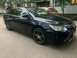 2015 Toyota Camry VII (XV50) Рестайлинг, серый, 1850000 рублей, вид 2